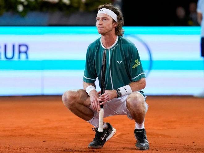 练已经被纳 练已经被纳